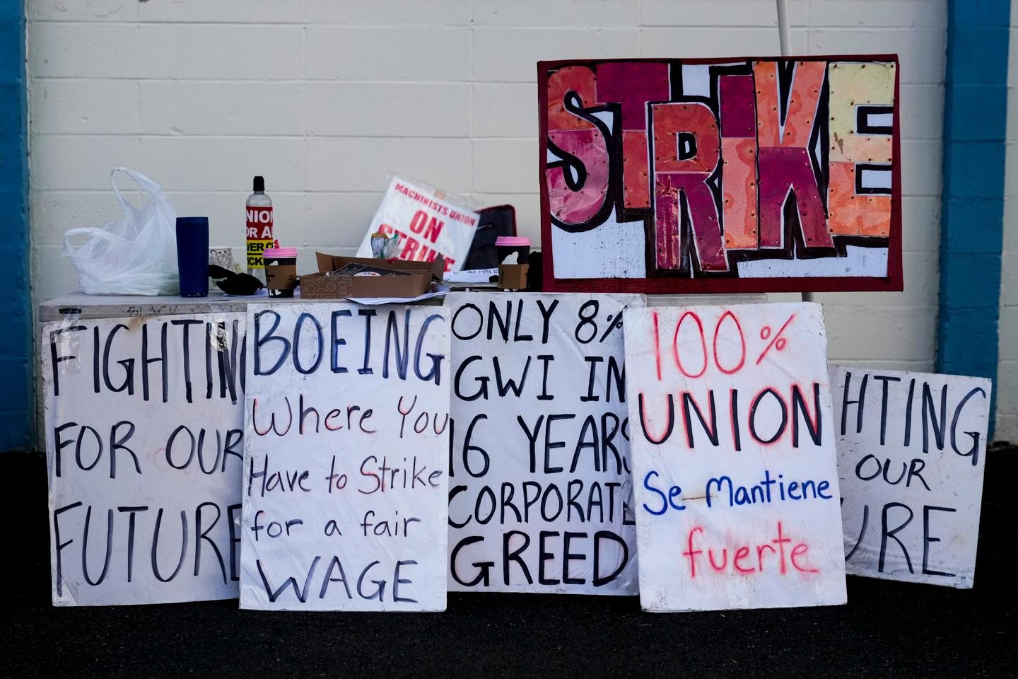 A greve na Boeing continua, funcionários rejeitam acordo social
