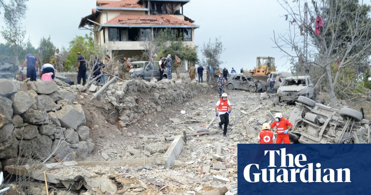 Ataque aéreo israelense mata mais de 20 pessoas no norte do Líbano à medida que cresce a disputa pela manutenção da paz na ONU | Líbano
