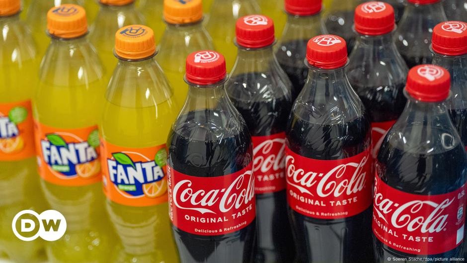 Coca-Cola faz recall de 28 milhões de garrafas na Áustria – DW – 24/10/2024
