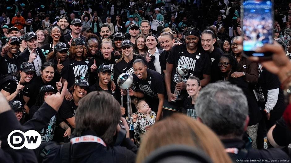 Fiebich e Sabally vencem campeonato WNBA para Nova York – DW – 15/10/2024