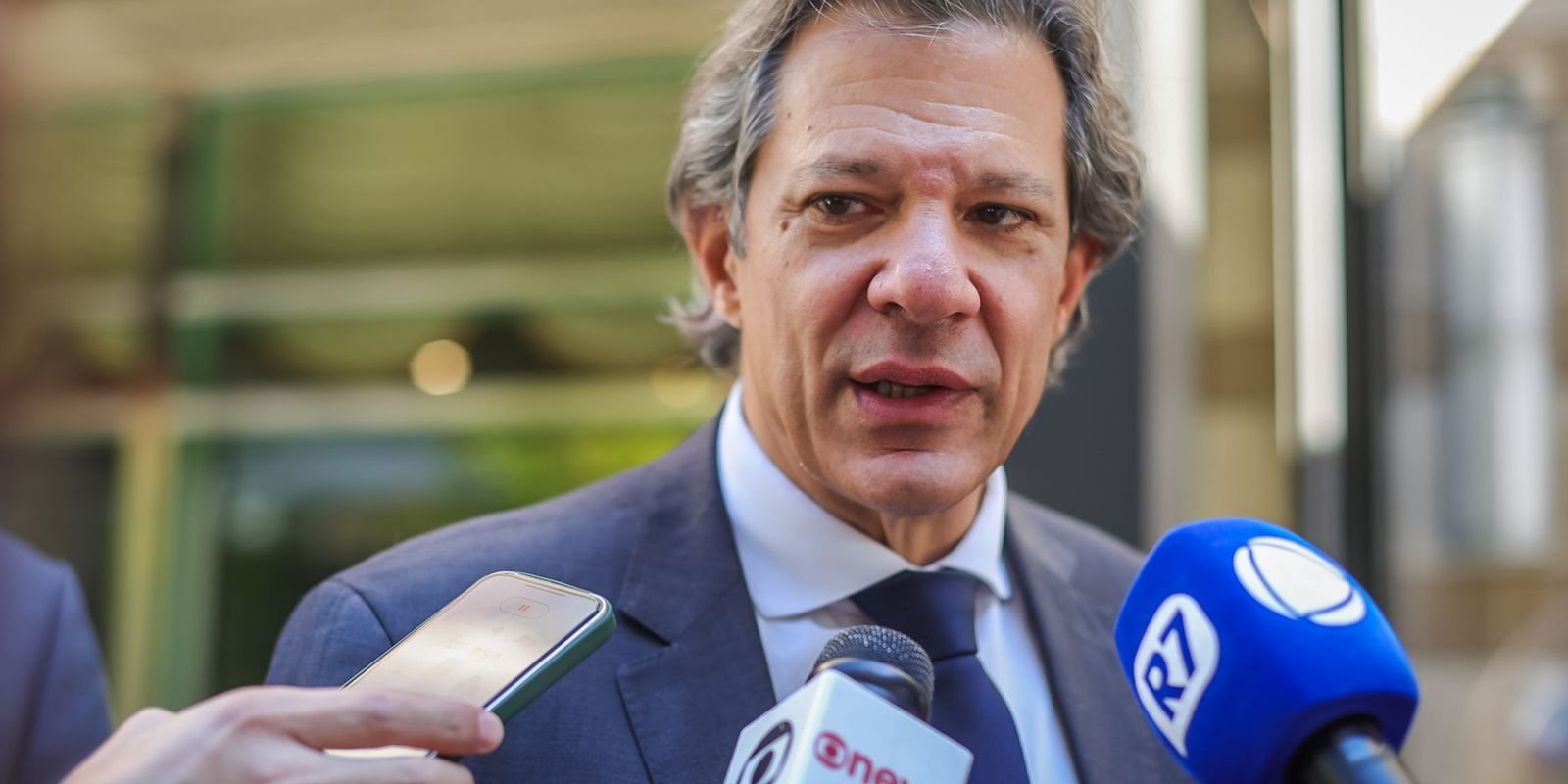 Haddad confirma envio de PEC sobre revisão de gastos