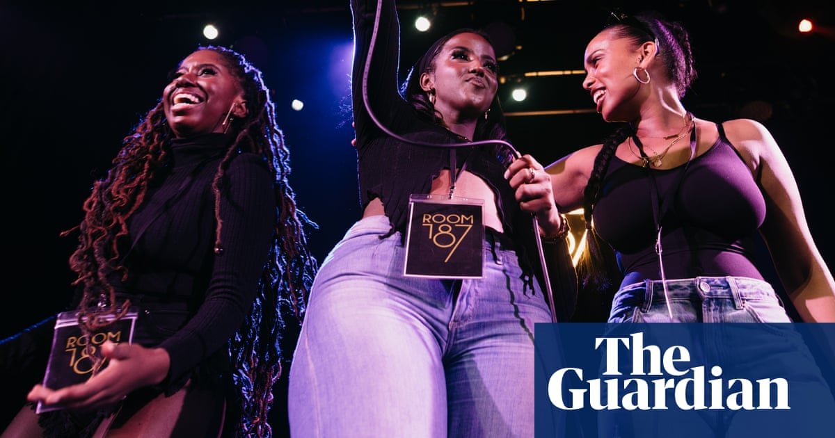 'Isso romantizou minha noite!' Os eventos slow jam de R&B que fazem os clubbers negros britânicos desmaiar | R&B