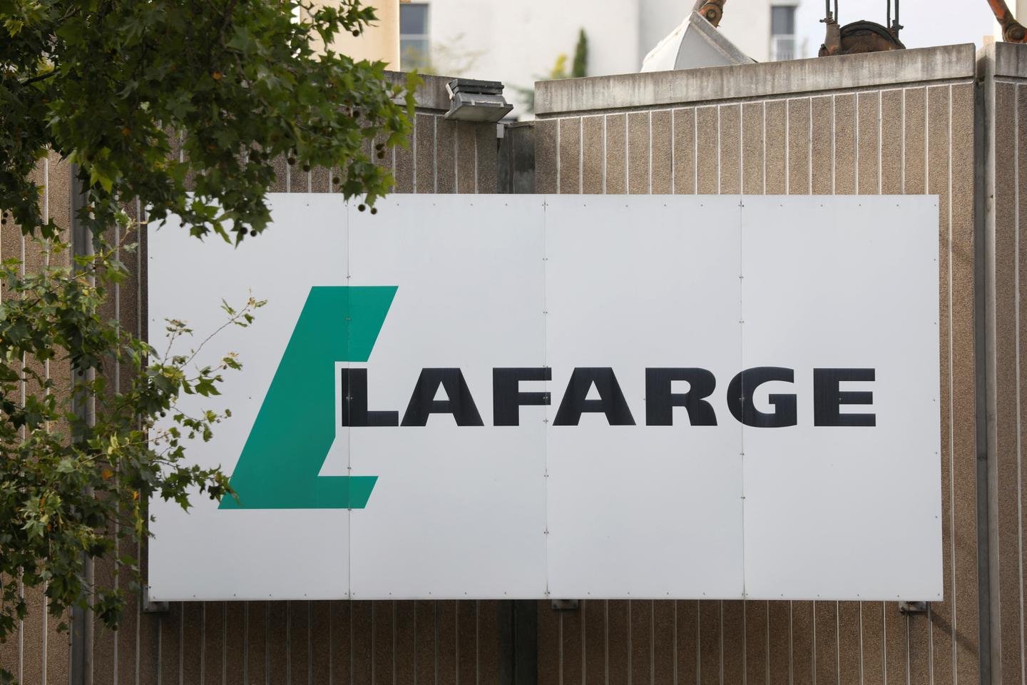 Lafarge e oito pessoas serão julgadas por “financiar o terrorismo” através da subsidiária síria do grupo
