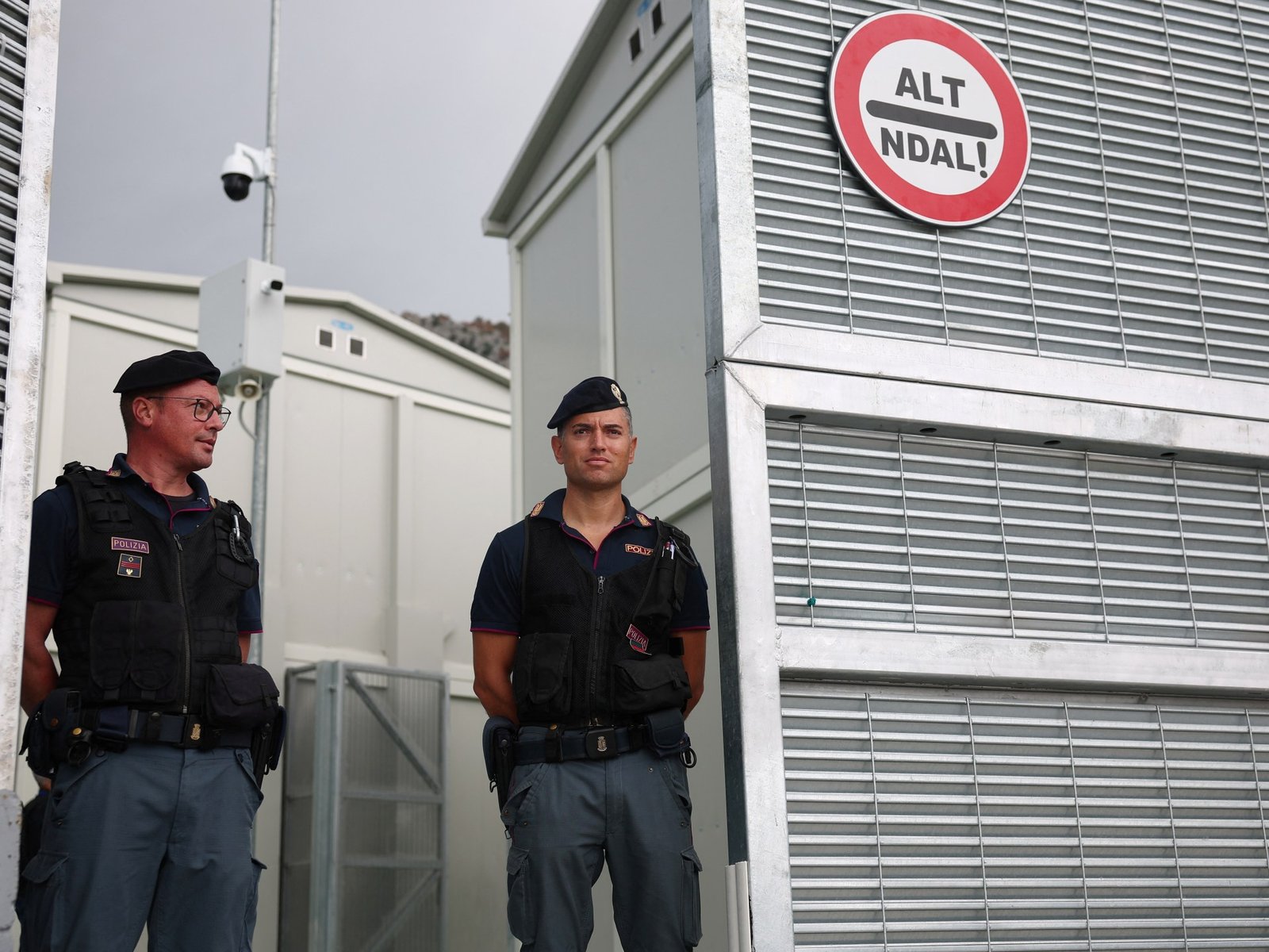 Líderes da UE discutirão medidas mais rigorosas para conter a chegada de requerentes de asilo | Notícias sobre migração