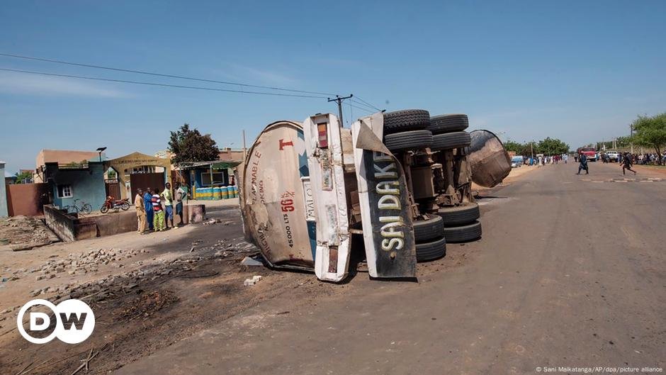 Mais de 140 mortos em explosão de caminhão-tanque de combustível – DW – 16/10/2024
