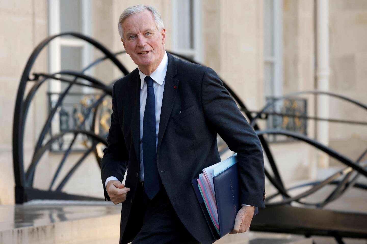 Michel Barnier compromete a França com uma cura rigorosa