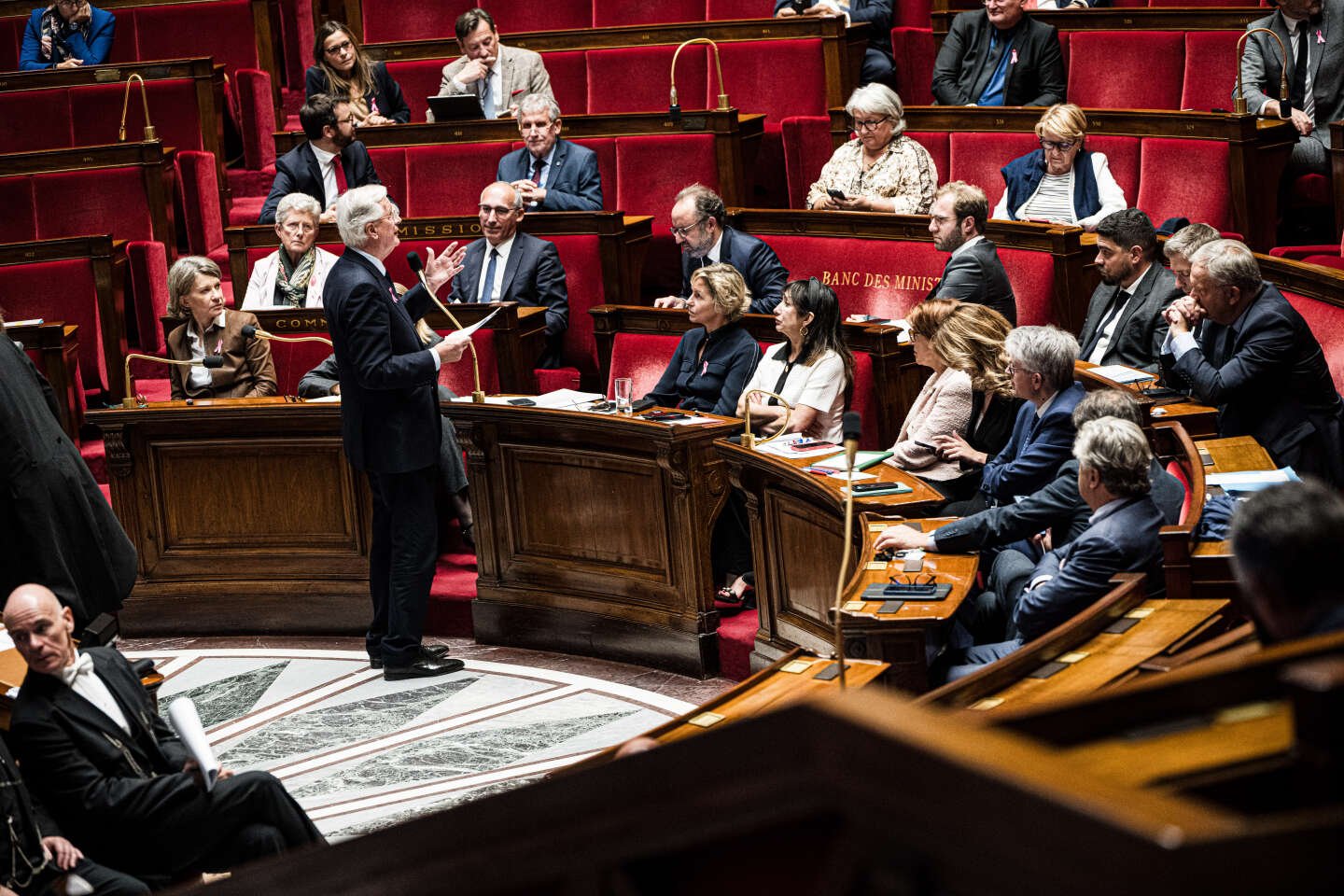 Michel Barnier desafiou a aprovação do seu orçamento de austeridade pela Assembleia Nacional
