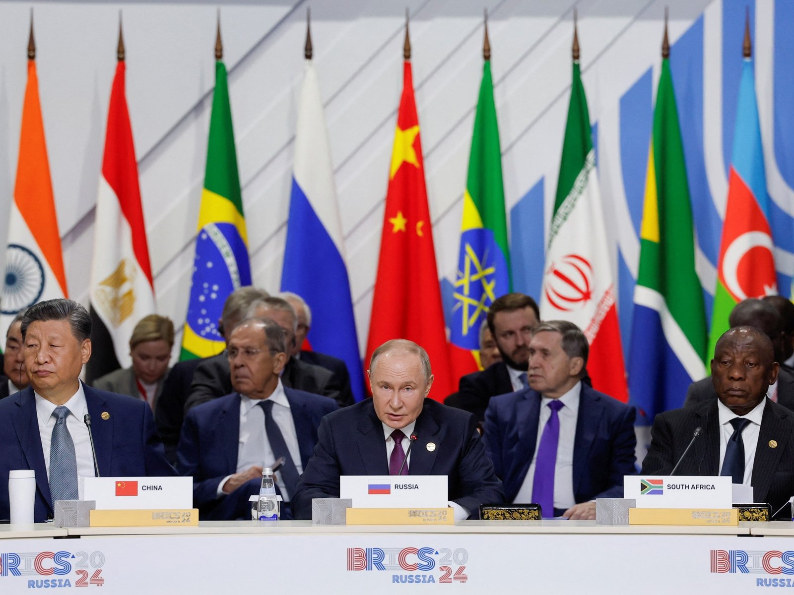 Na cúpula do BRICS, Putin saúda os comentários de Trump sobre o fim da guerra na Ucrânia | Notícias da guerra Rússia-Ucrânia