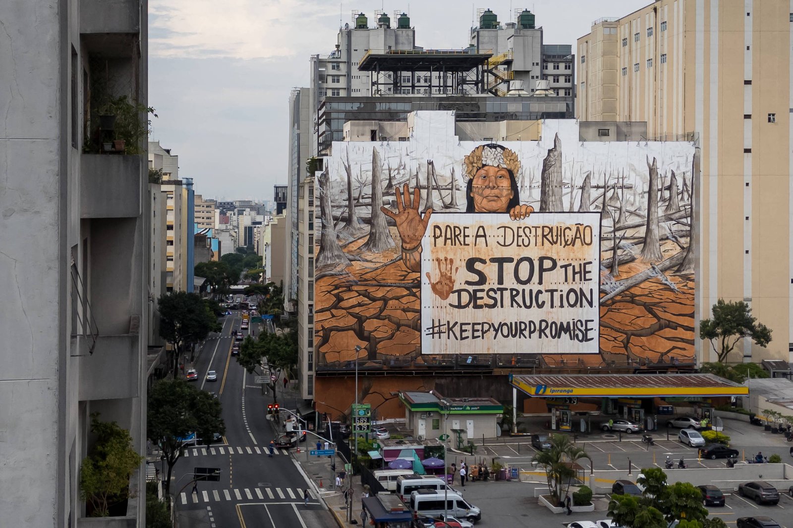 Novo mural em SP é feito com tintas de cinzas de queimadas - 23/10/2024 - Ambiente