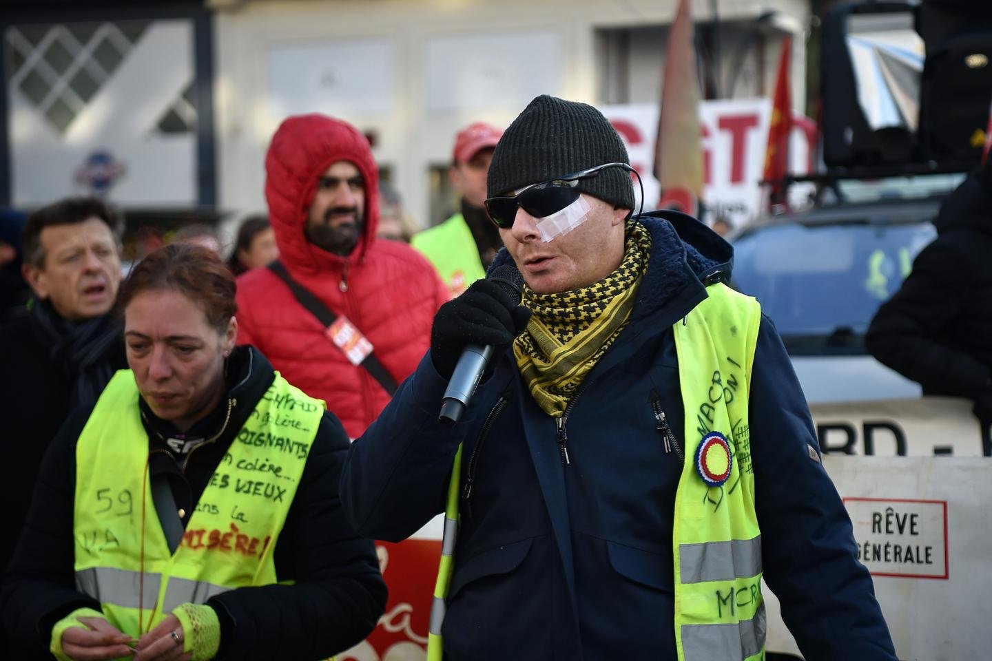 O policial responsável pela cegueira de “coletes amarelos” em 2019 foi encaminhado à justiça
