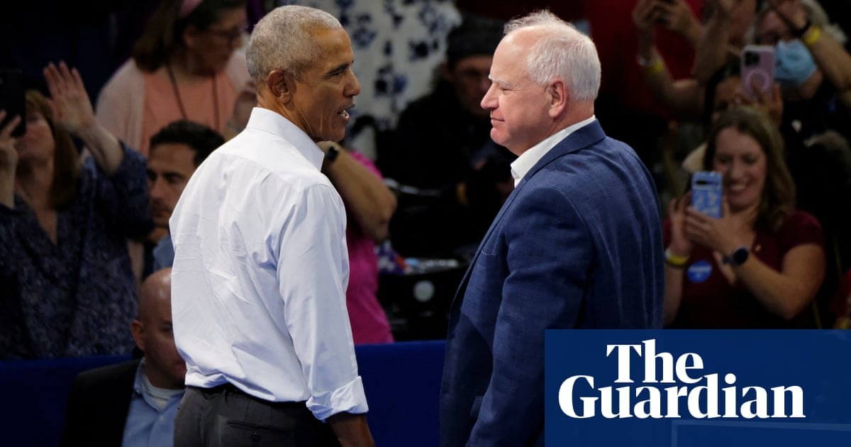 Obama and Walz excoriate Trump at Wisconsin rally in early voting push | US elections 2024