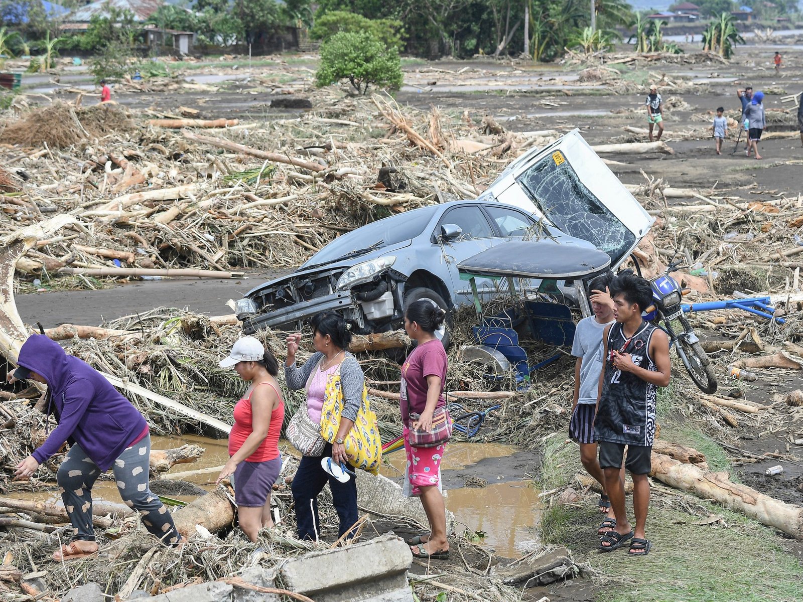 Pelo menos 76 mortos enquanto a tempestade tropical Trami atinge as Filipinas | Notícias meteorológicas