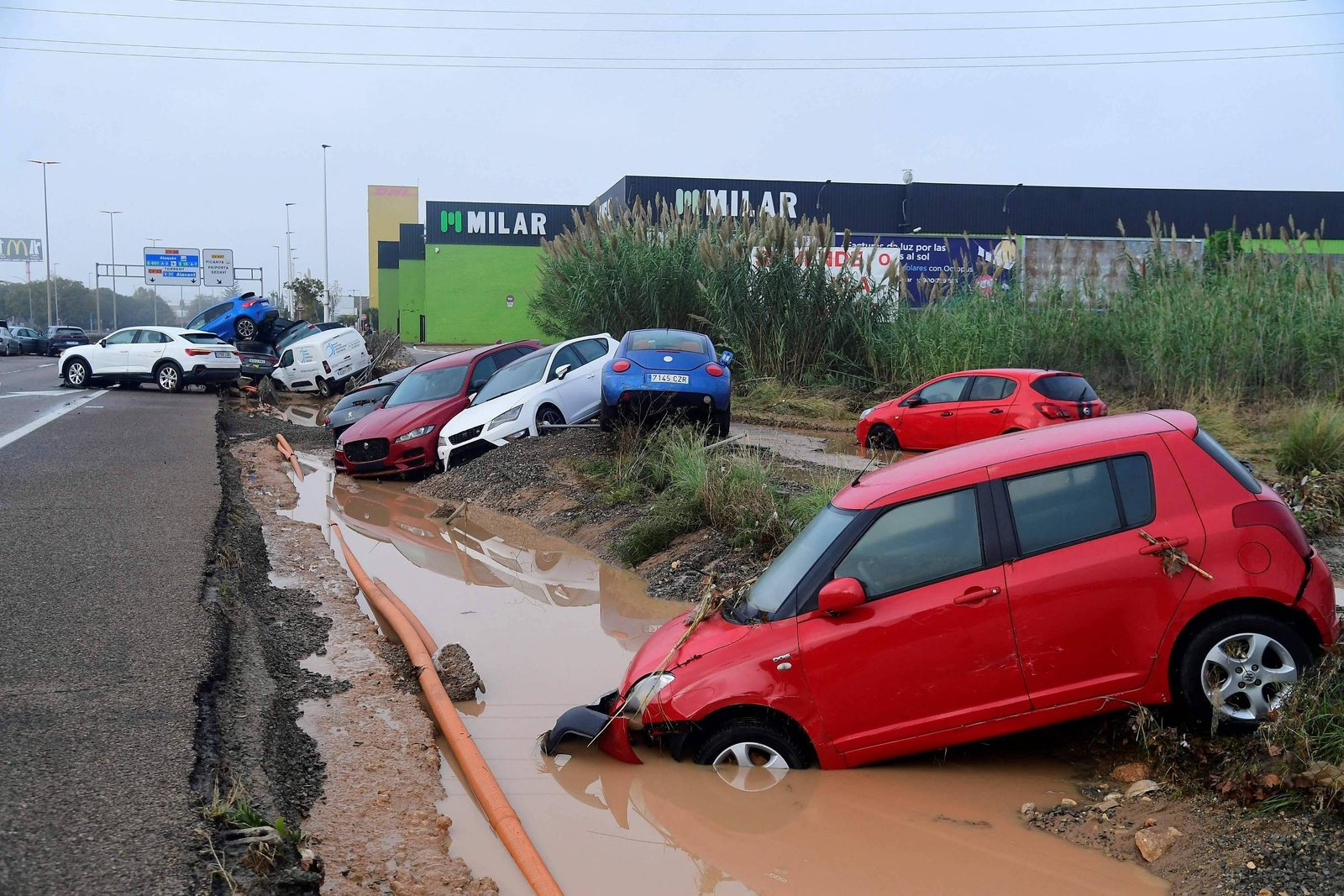 Tempestade violenta provoca ao menos 51 mortes na Espanha - 30/10/2024 - Mundo