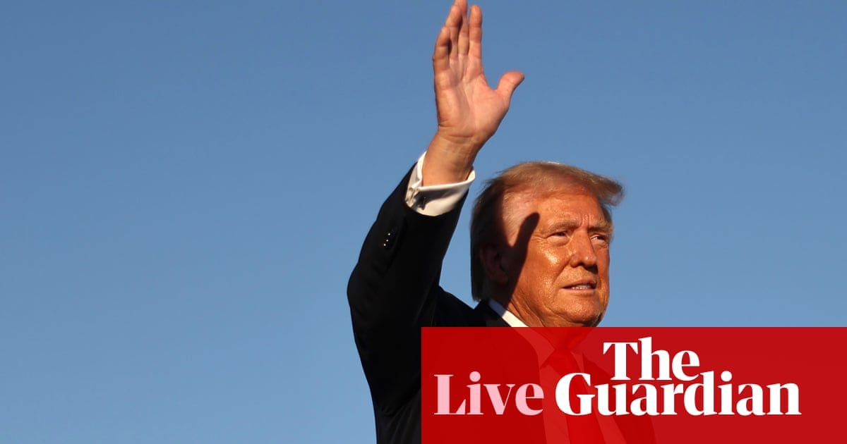 Trump realizará comício no Arizona enquanto novas pesquisas mostram Harris na liderança – ao vivo | Política dos EUA
