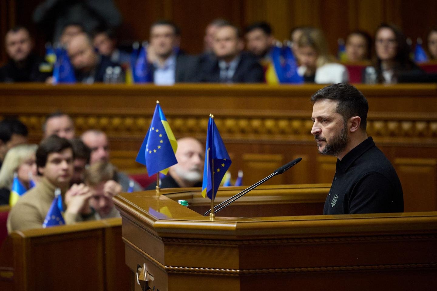 Volodymyr Zelensky apresenta à Rada o seu “plano de vitória” para acabar com a guerra na Ucrânia
