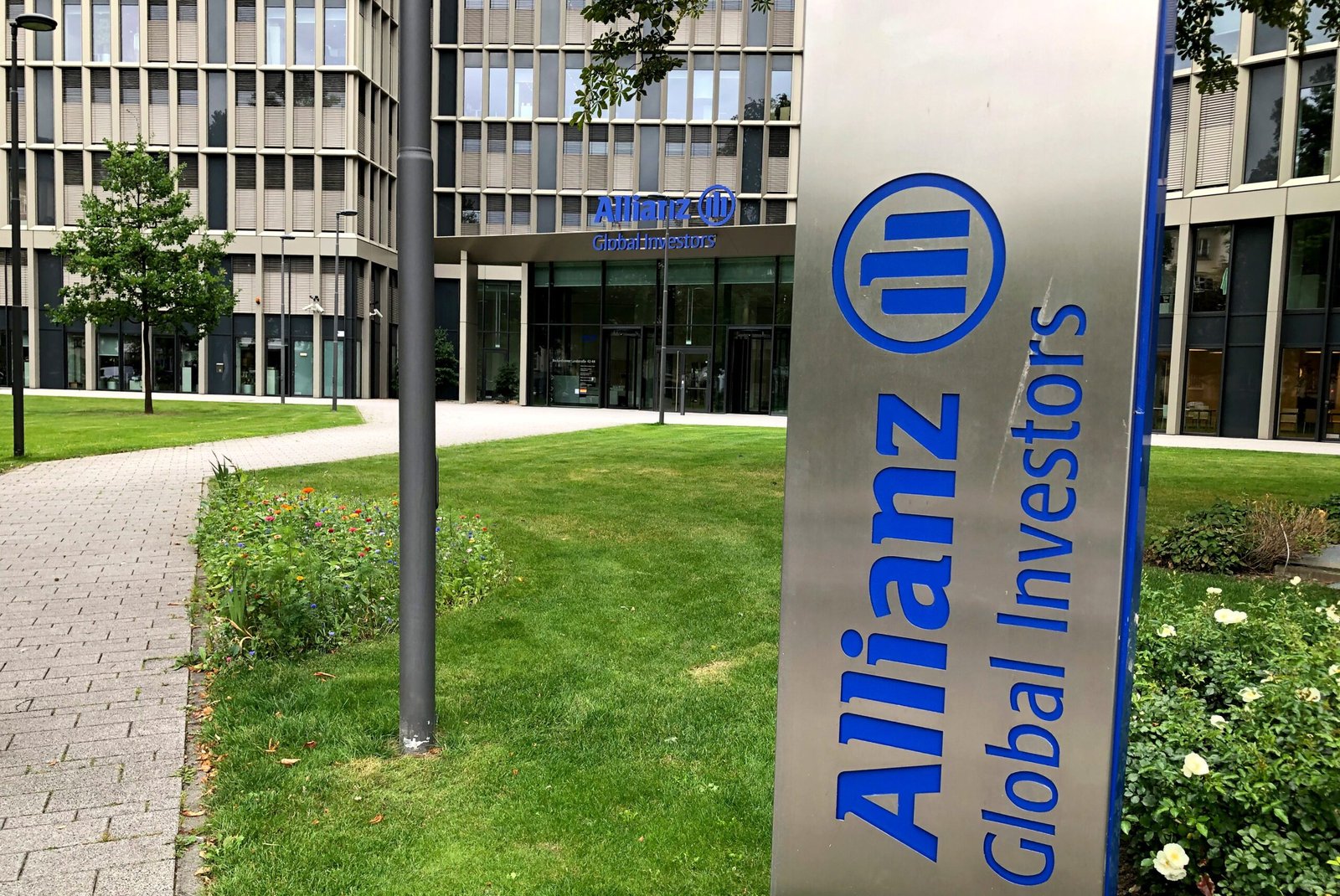 General view of the Allianz Global Investors headquarters in Frankfurt, Germany August 16, 2021. Picture taken August 16, 2021.     REUTERS/Tilman Blasshofer