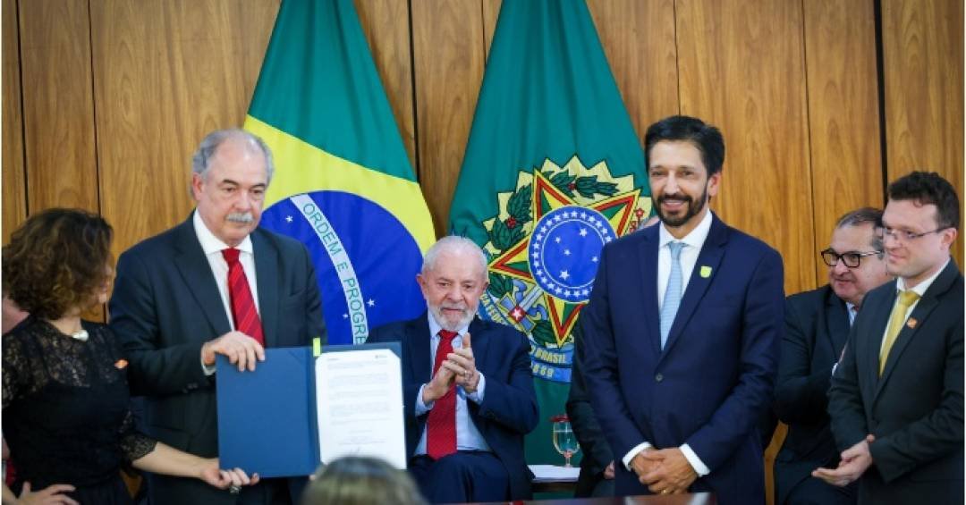 Lula, Tarcísio e Nunes formalizam financiamento do...