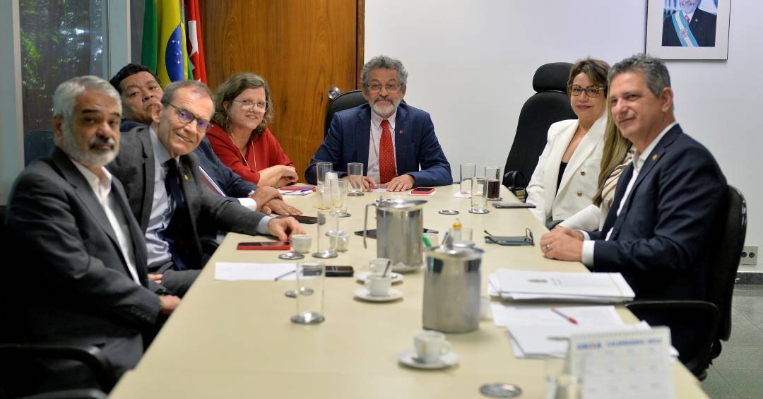 O desconforto na bancada do PT no Senado com a ade...