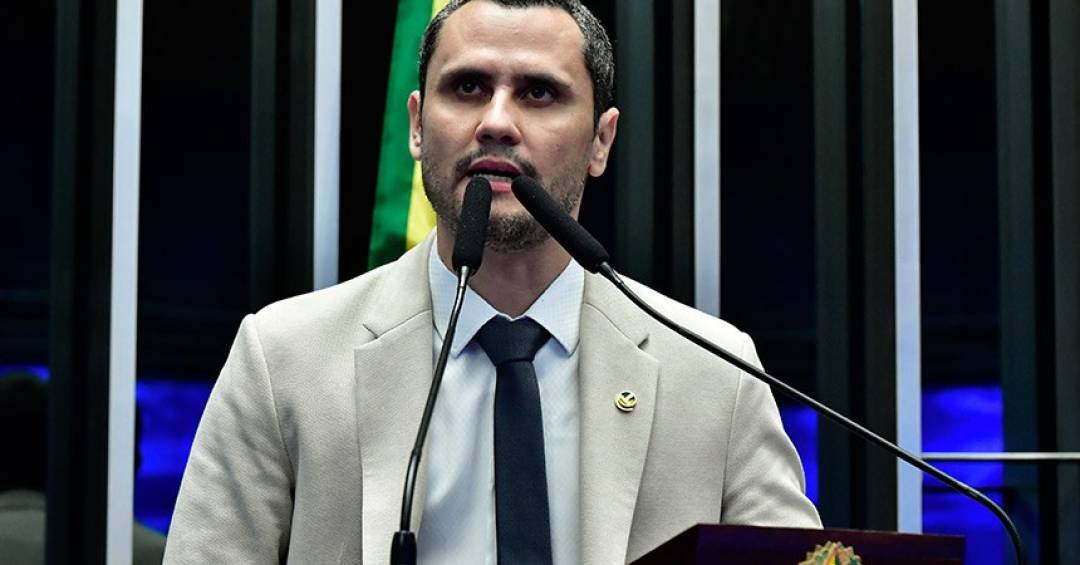 O discurso ‘comunista’ de senador bolsonarista sob...