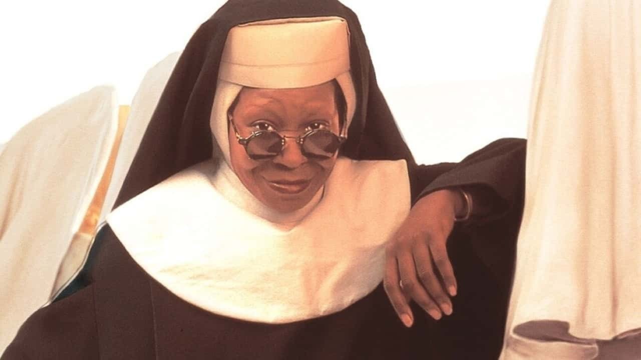 Por onde anda Whoopi Goldberg, estrela de Mudança de Hábito?