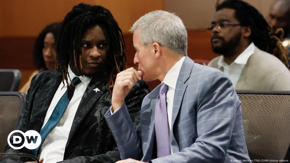 Rapper norte-americano Young Thug libertado após se declarar culpado – DW – 01/11/2024
