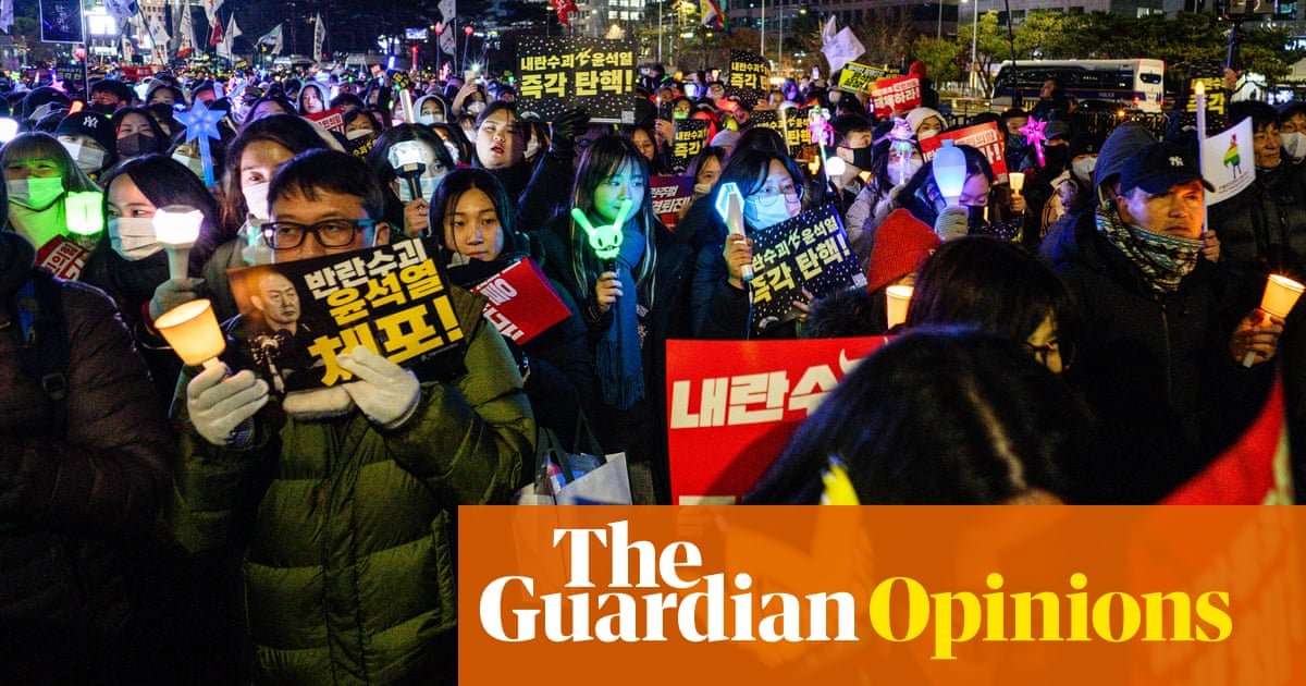 A opinião do The Guardian sobre o desastre da lei marcial na Coreia do Sul: um farol democrático precisa de uma nova liderança | Editorial
