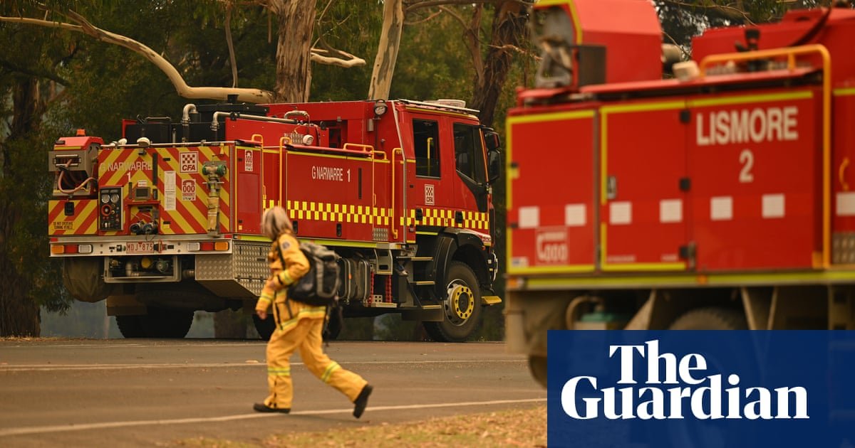 Ameaça de incêndio imediata muda para NSW enquanto Victoria continua a combater o incêndio de Grampians | Incêndios florestais