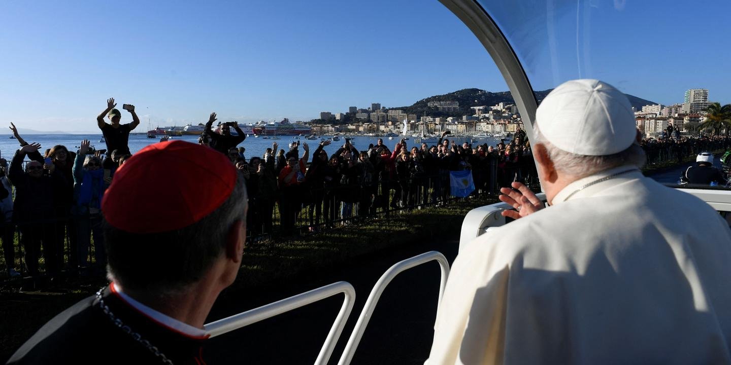 Ao vivo, Papa Francisco na Córsega: o soberano pontífice deve falar com Emmanuel Macron após participar de missa