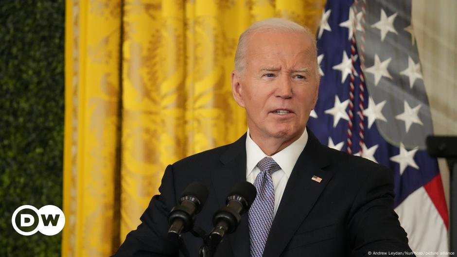 Biden anuncia clemência para 1.500 pessoas – DW – 12/12/2024
