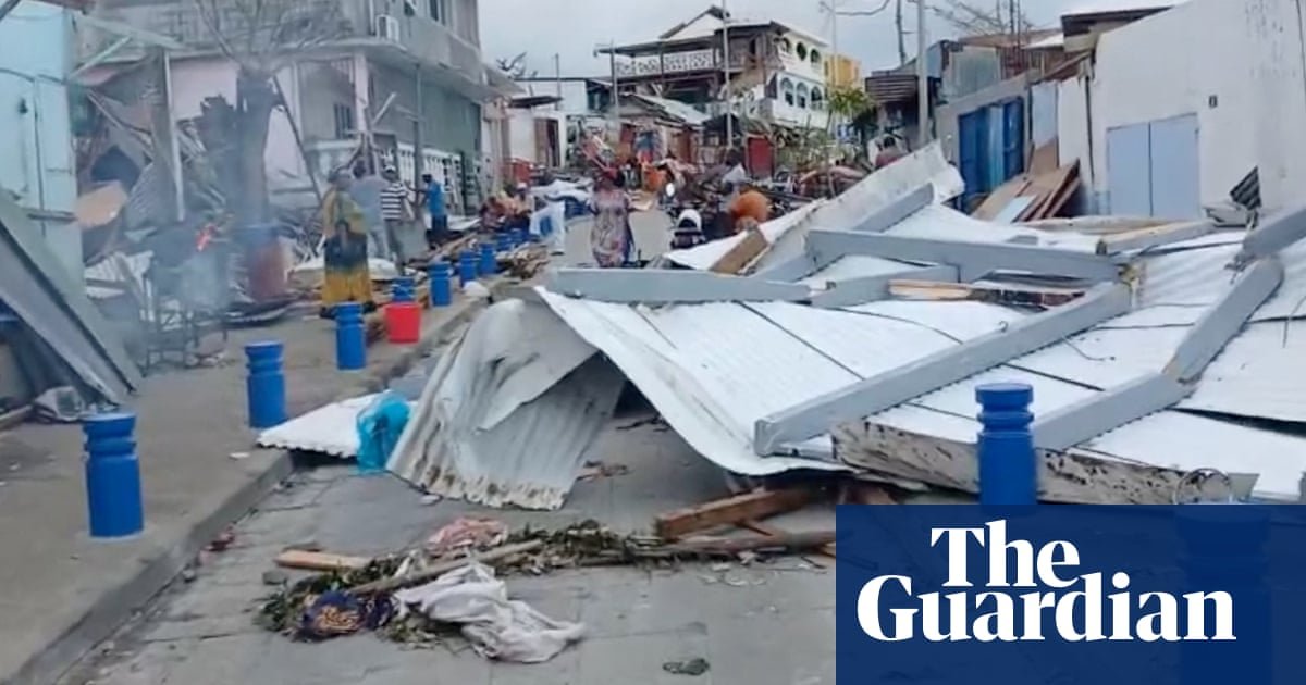 Ciclone em Mayotte: serviços de saúde em ruínas enquanto equipes de resgate correm para alcançar os sobreviventes | Clima extremo
