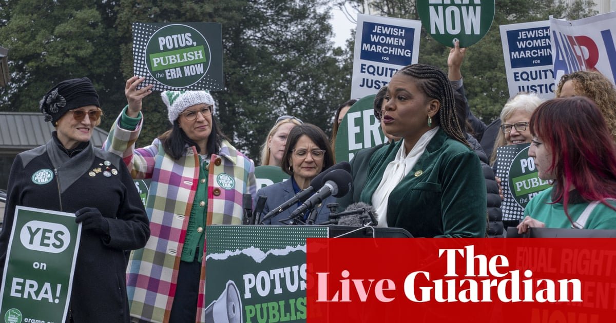 Democratas fazem pressão de última hora para adicionar Emenda de Direitos Iguais à Constituição dos EUA – ao vivo | Política dos EUA