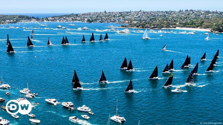 Dois mortos na corrida de iates Sydney-Hobart – DW – 26/12/2024
