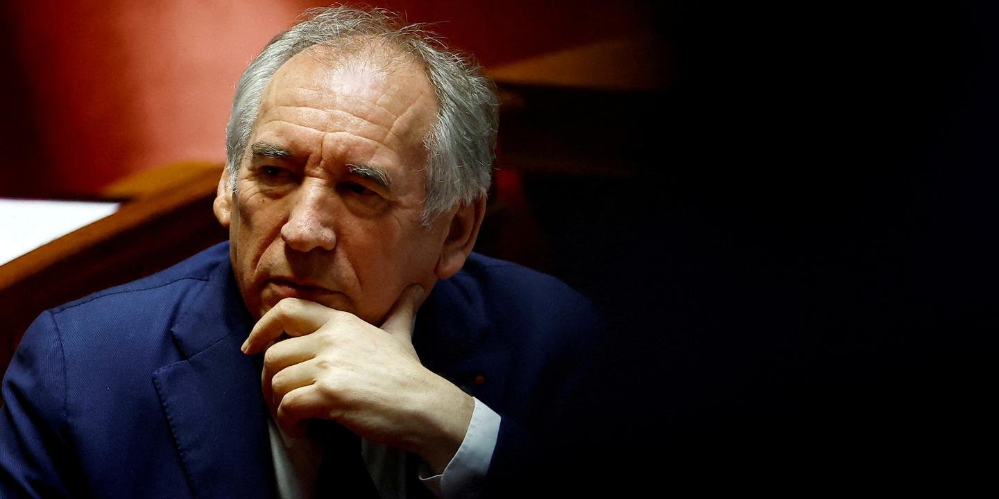 Emmanuel Macron e François Bayrou falaram duas vezes no domingo