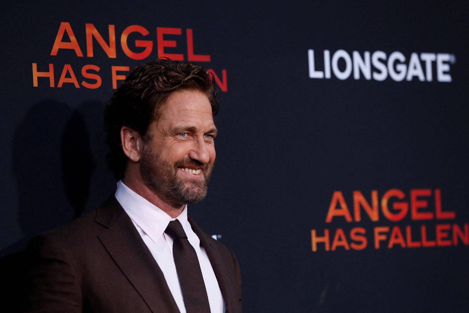 Gerard Butler passa de herói de ação a Papai Noel cantor - 11/12/2024 - Cinema e Séries