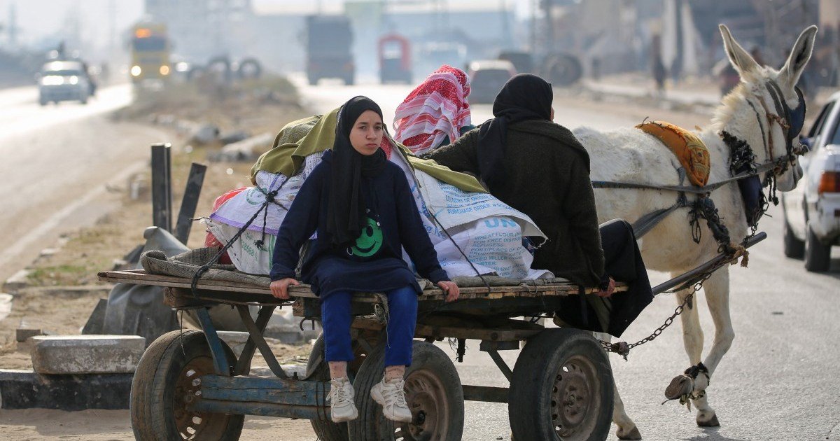 Israel força palestinos no campo de Maghazi a fugir novamente para salvar suas vidas | Notícias do conflito Israel-Palestina