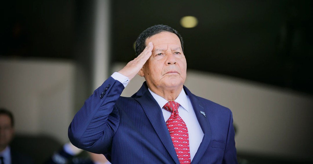 Mourão defende Braga Netto e diz que prisão é ‘atr...