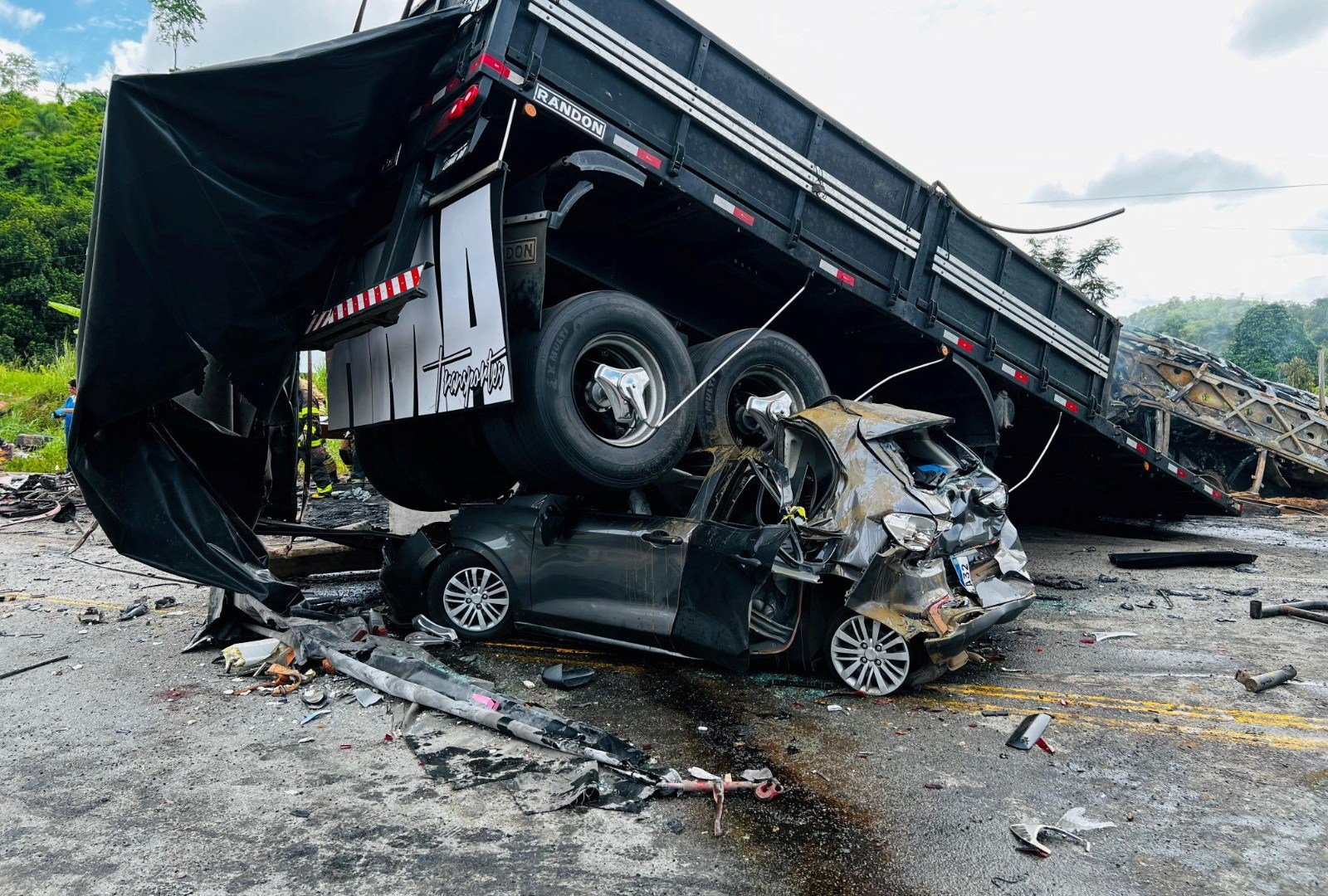 Pelo menos 32 pessoas morreram em colisão de ônibus e caminhão no Brasil | Notícias sobre transporte
