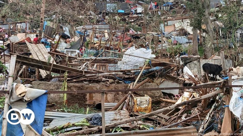 Prefeito de Mayotte teme centenas de mortos após ciclone Chido – DW – 16/12/2024
