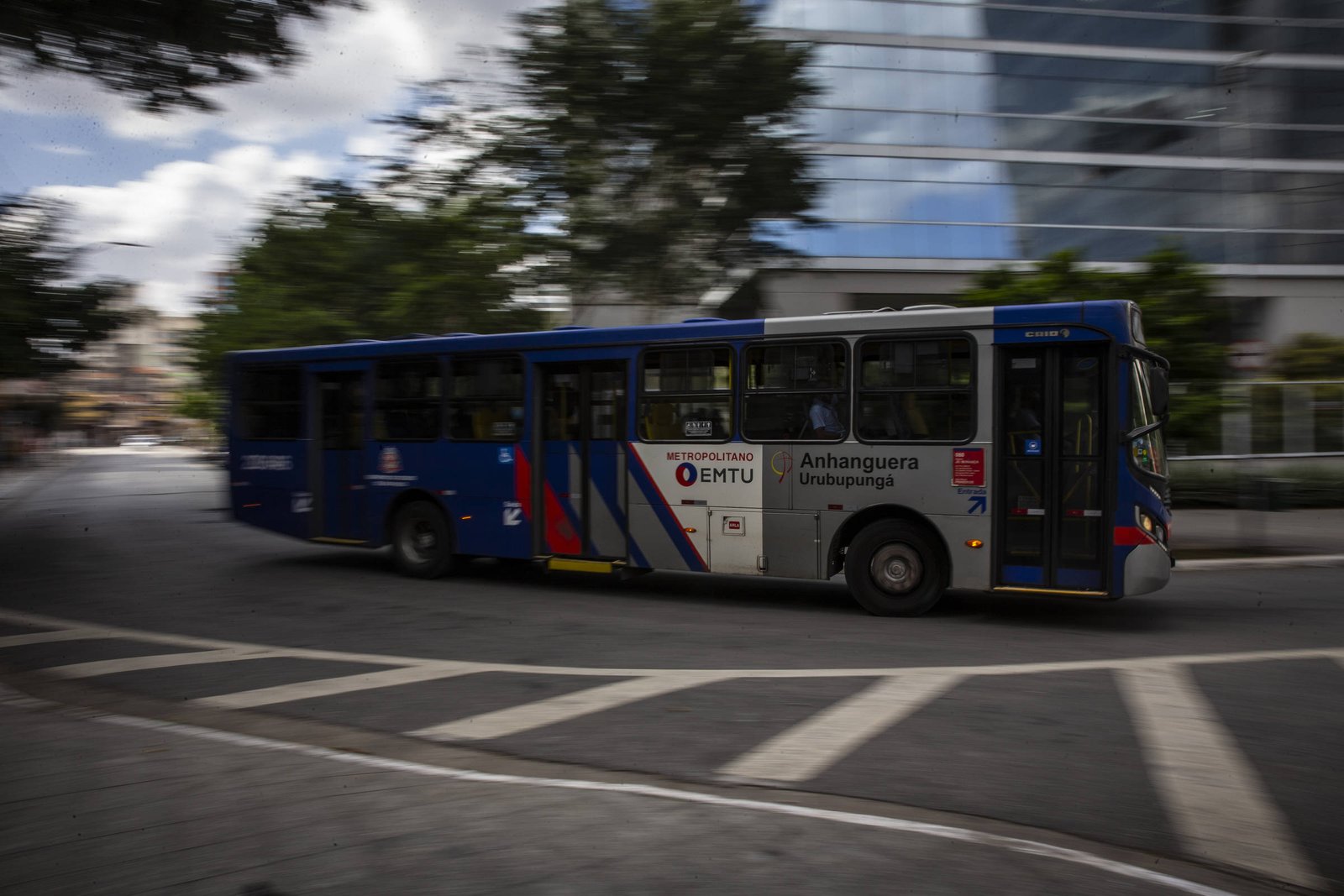 Tarifas de ônibus da EMTU terão reajuste de 4% em janeiro - 30/12/2024 - Cotidiano