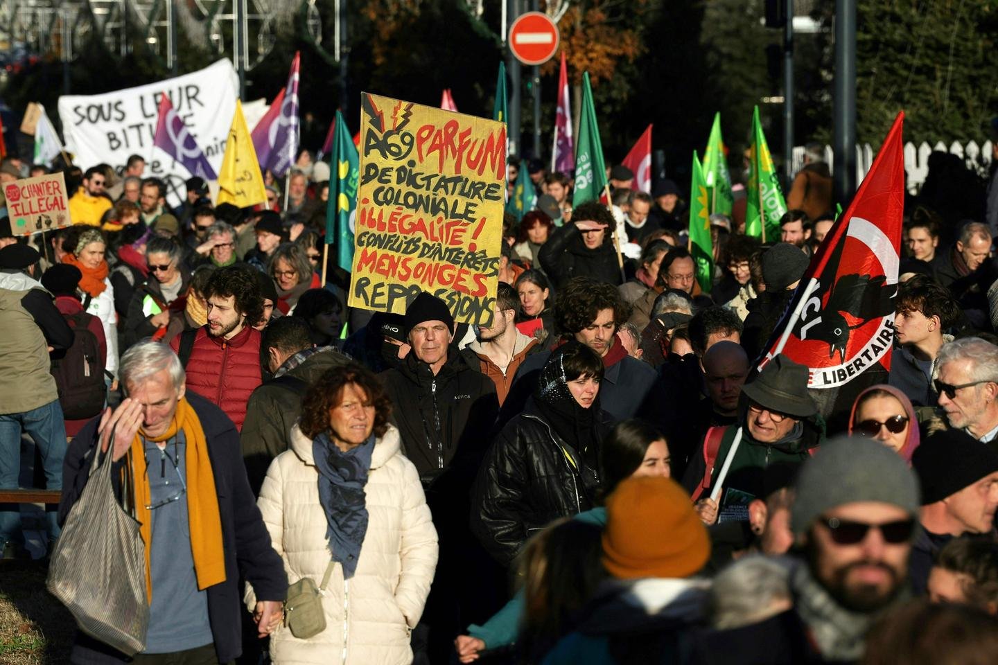 em Toulouse, manifestantes exigem suspensão do canteiro de obras