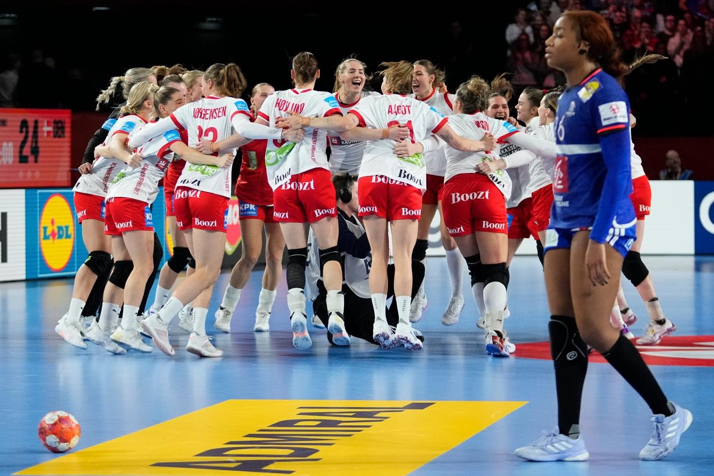 o resumo da eliminação dos Bleues na semifinal do Euro de handebol feminino
