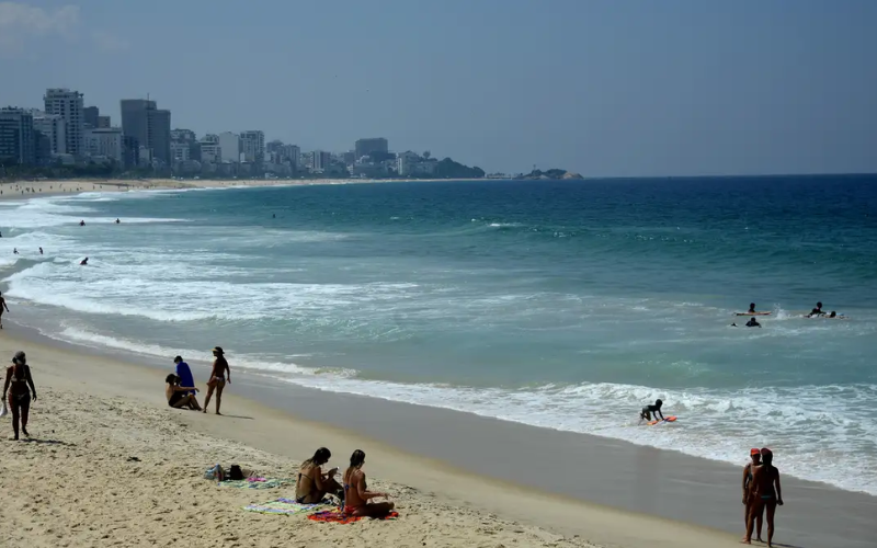 Acertar as finanças em 2025 é o passo principal para iniciar o ano da melhor forma possível! - Foto: Marcello Casal Jr/Agência Brasil