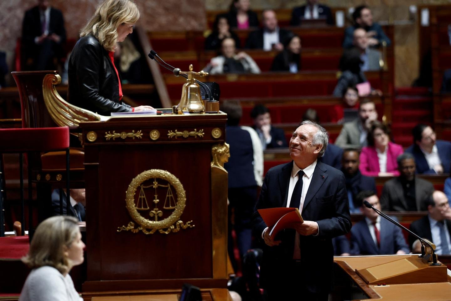 François Bayrou deseja dividir o projeto de lei em dois textos