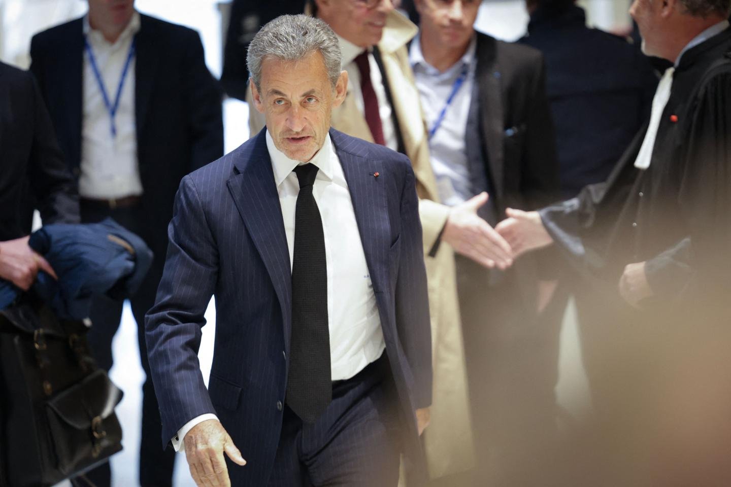 primeiras tensões na abertura do julgamento de Nicolas Sarkozy
