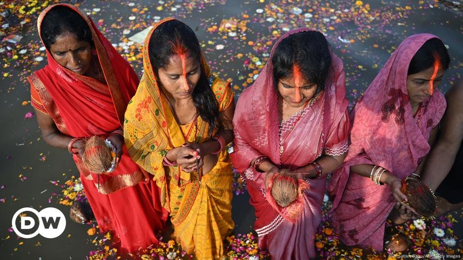 420 milhões participam da Índia Hindu Event - DW - 02/07/2025
