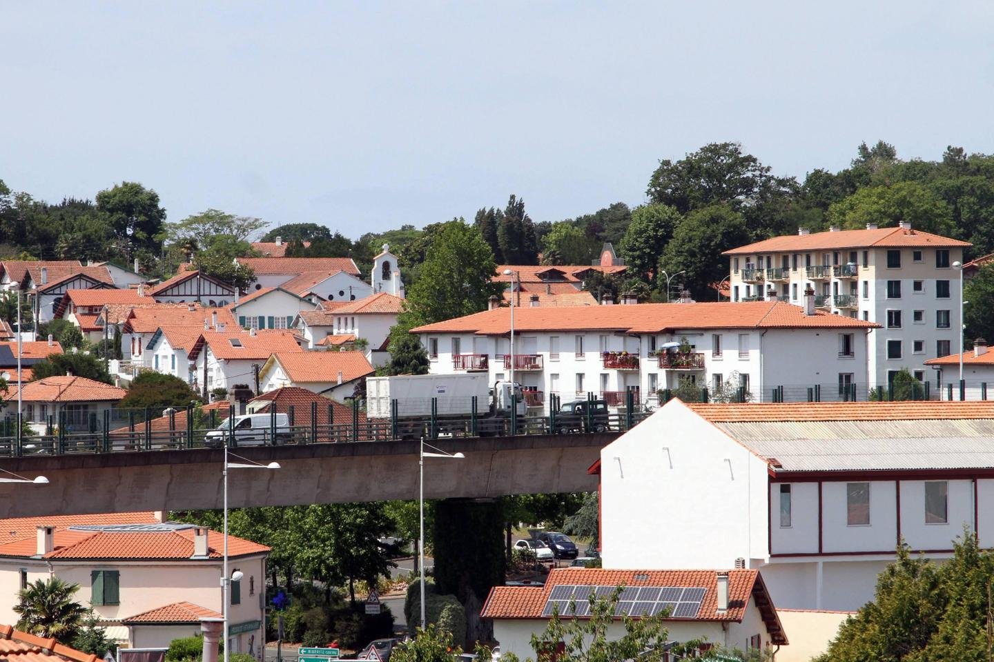 A cidade de Biarritz ordenada pelo sistema de justiça renomear o distrito de "La Negrete", um nome considerado "racista e sexista"