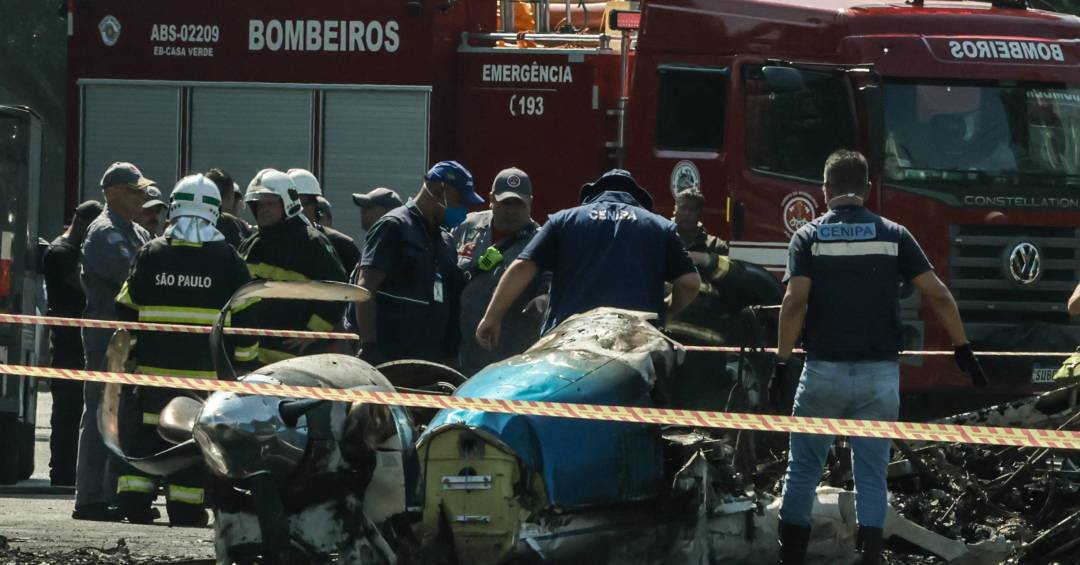 Avião cai e bate em ônibus em SP e Hugo Motta diz...