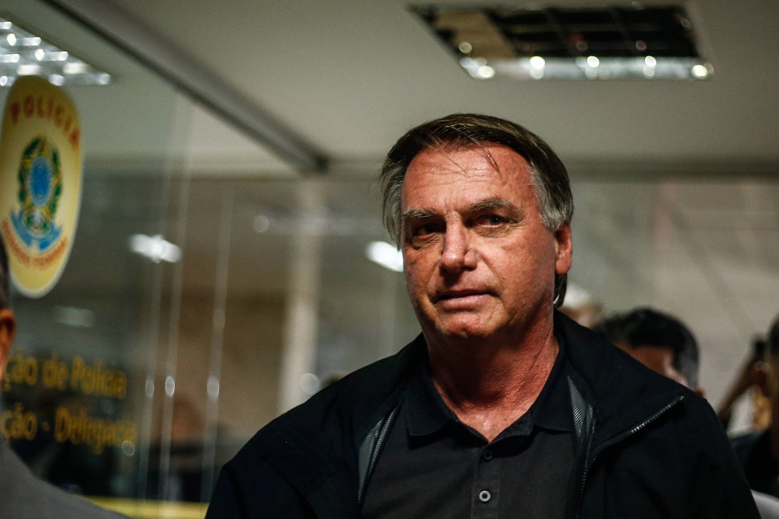 Bolsonaro terá privilégios em eventual prisão no Exército - 21/02/2025 - Poder