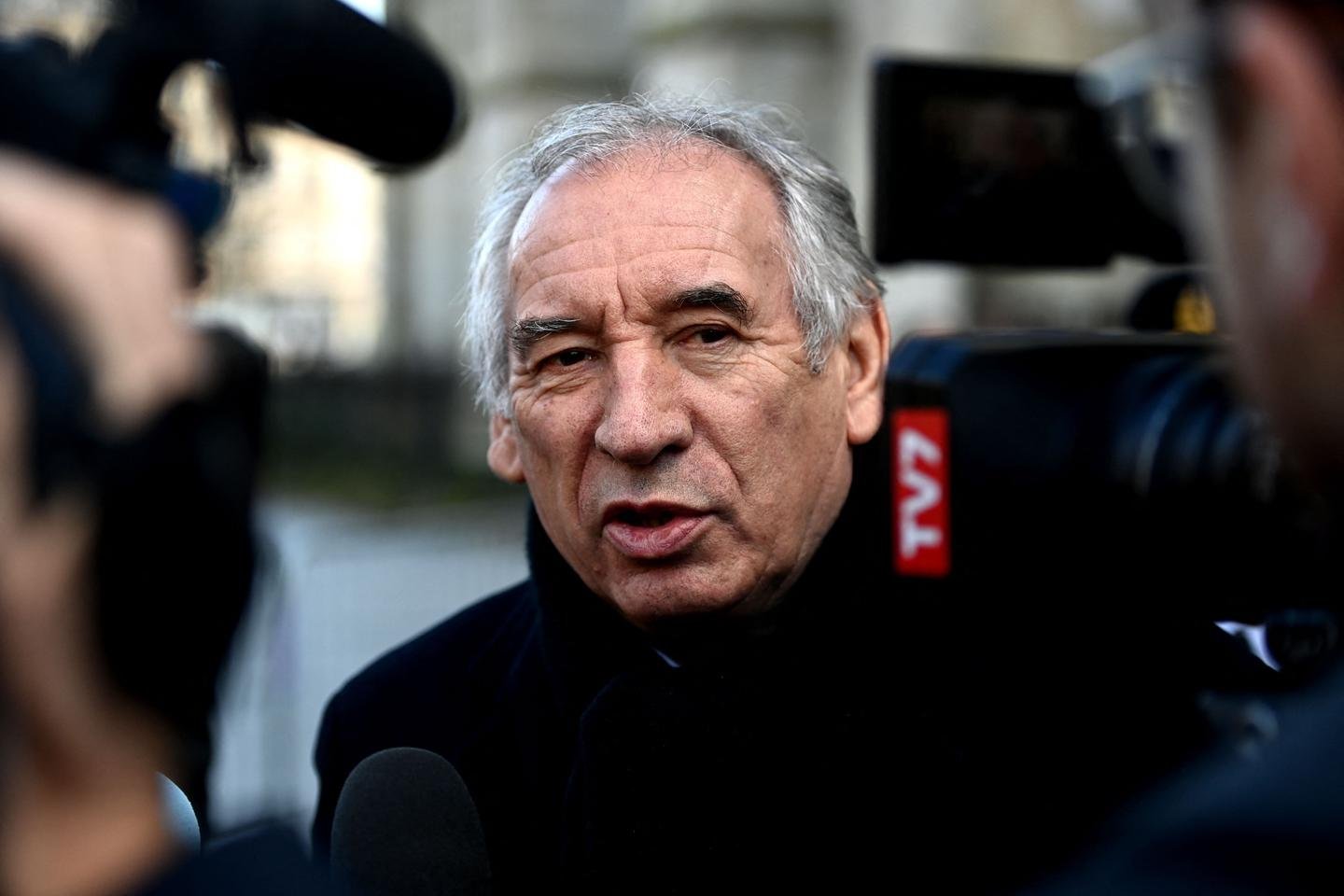 François Bayrou acusou de ter ignorado agressão sexual a menores no colégio interno Notre-Dame de Betharram nos anos 90