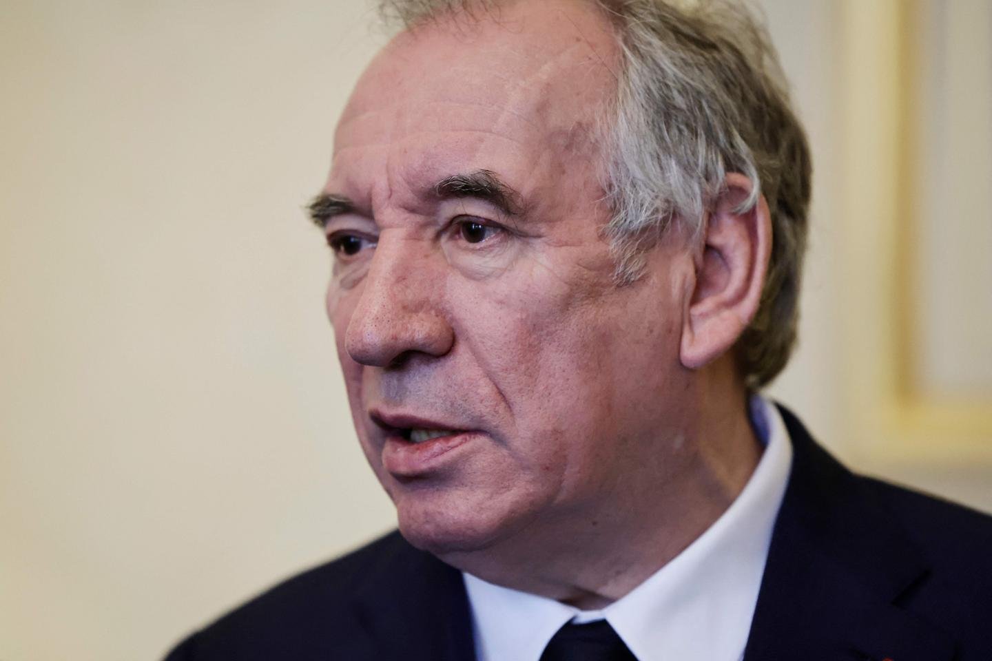 François Bayrou e sua esposa, Elisabeth, novamente acusados ​​de ter sido informada sobre a violência, por um ex -professor